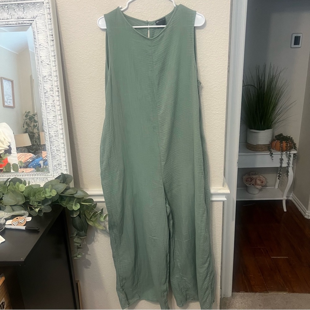 Sleeveless Green Jumpsuit medium asos DESIGN